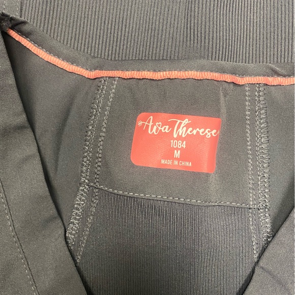 Ava Therese Active Scrub Top - Picture 2 of 3